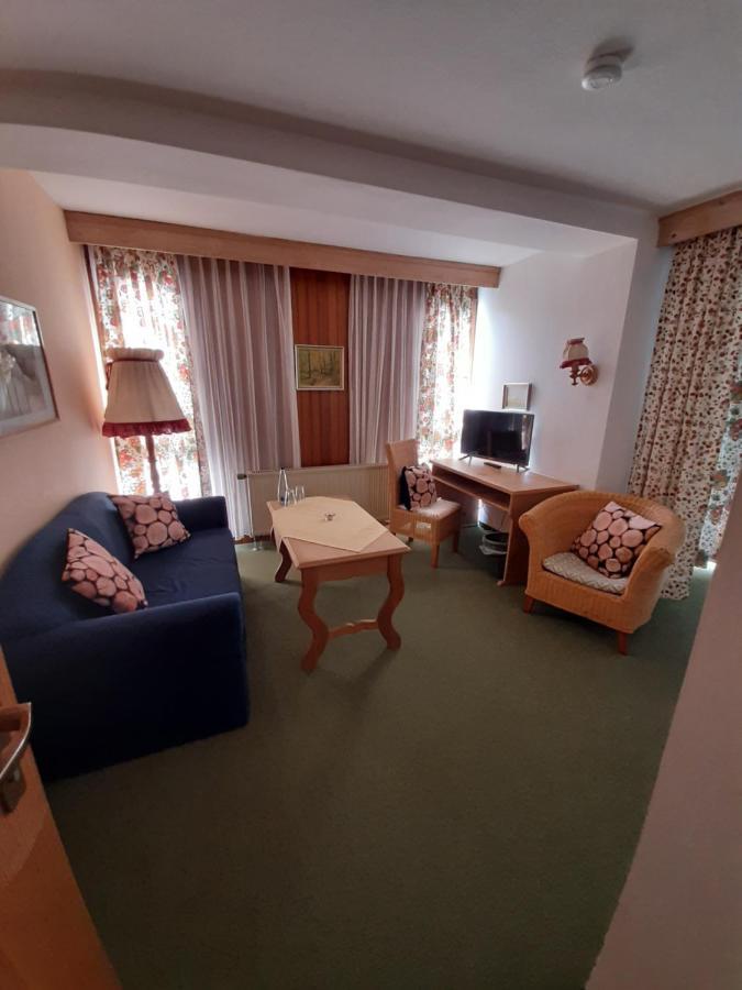 Hotel Landgasthof Frankenstern Goessweinstein Exterior foto
