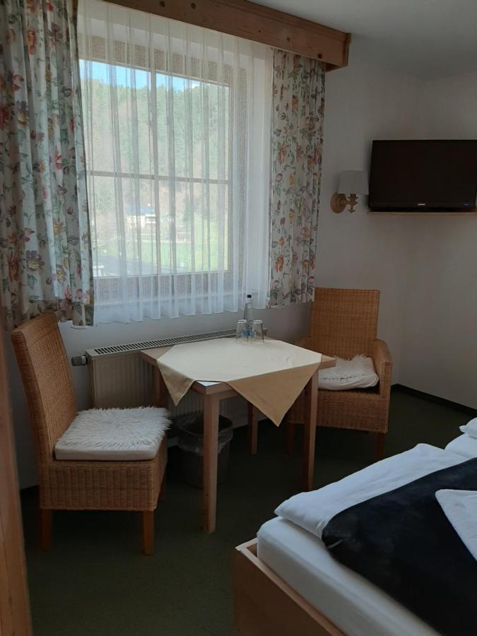 Hotel Landgasthof Frankenstern Goessweinstein Exterior foto